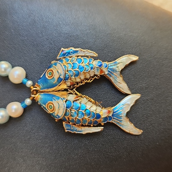 Pisces and Pearls in shades of Blue - Picture 2 of 4